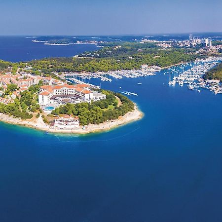 Amazing Apartment In Pula With Kitchen エクステリア 写真