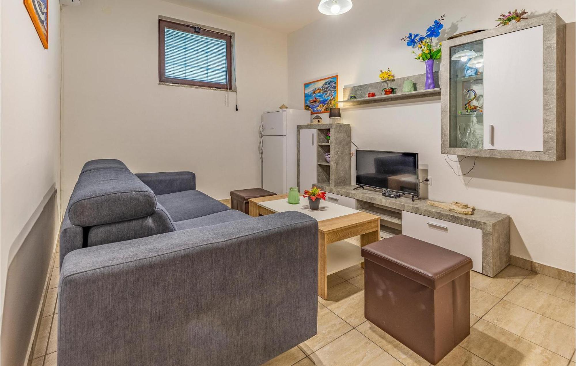 Amazing Apartment In Pula With Kitchen エクステリア 写真